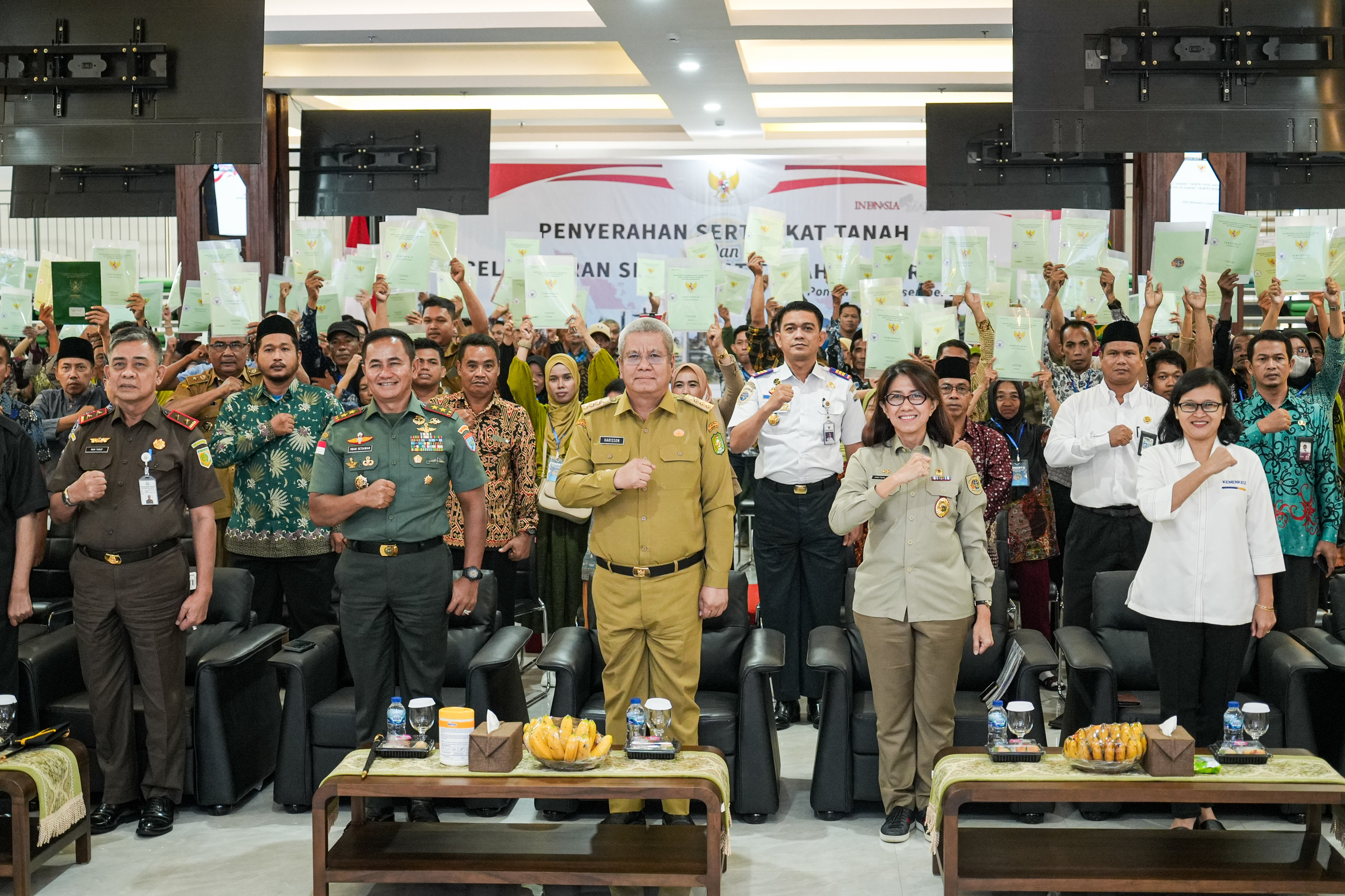 Presiden Jokowi Serahkan 2,5 Juta Sertifikat Tanah Sekaligus Launching Sertifikat Tanah Elektronik