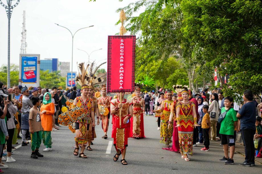 Ribuan Peserta Tumpah Ruah Semarakkan Gemilang Budaya Khatulistiwa 2024