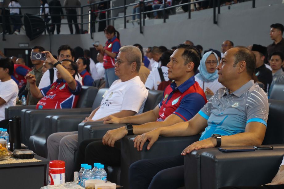 SAKSIKAN PROLIGA 2024, MENTERI AHY APRESIASI PEMPROV KALBAR BANGUN GOR TERPADU A.YANI